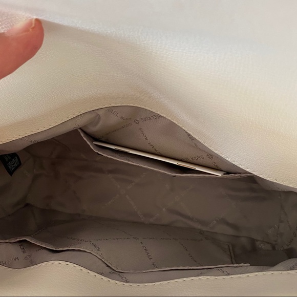 Firm ✨Michael Kors kinsley shoulder crossbody bag - Picture 10 of 15